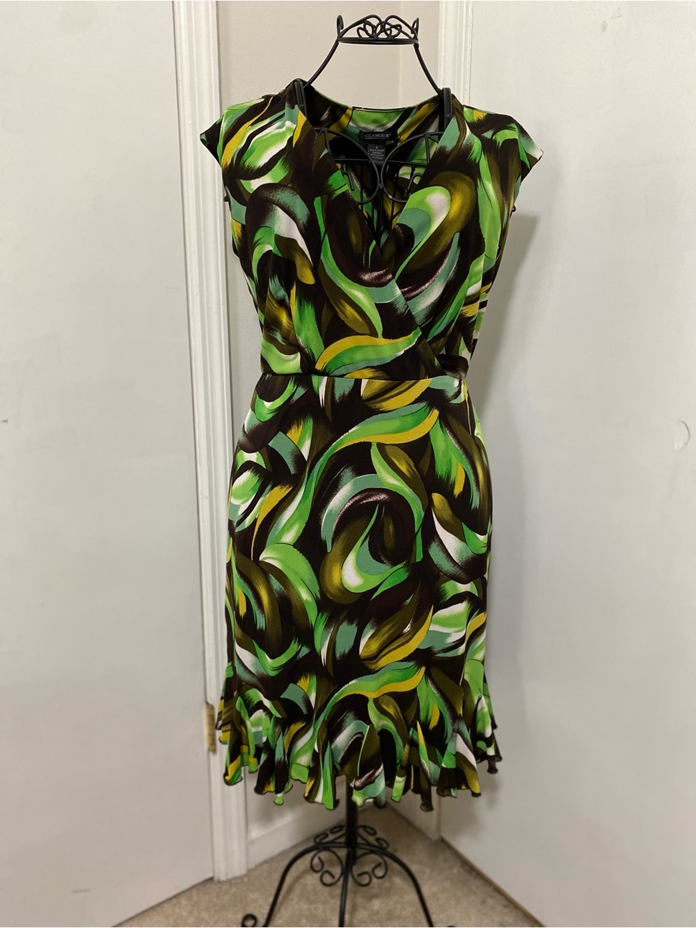 Glamour Women Sz 6 Faux Wrap Dress Abstract Print Sleeveless V-Neck Knee Length